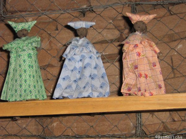 Puppen mit Herero-Tracht